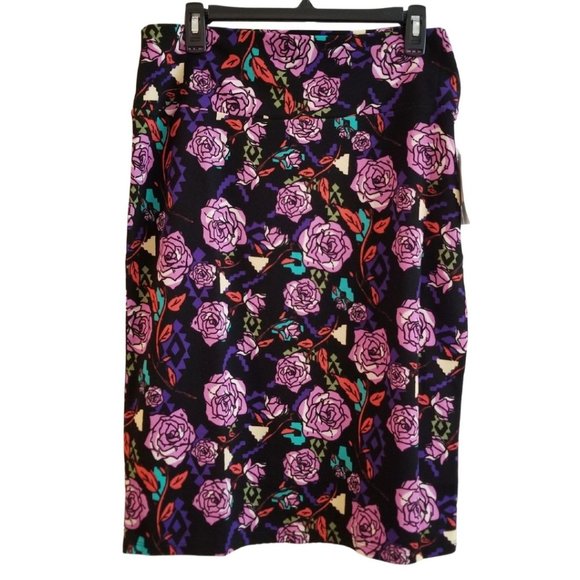 LuLaRoe Dresses & Skirts - LuLaRoe XL Cassie Skirt with Roses